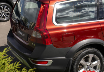 Подержанный автомобиль Volvo XC70 2010 года (30 фото)