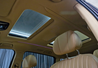 Подержанный автомобиль Voyah Dream 2023 года (28 фото)