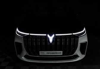 Подержанный автомобиль Voyah Dream 2023 года (20 фото)