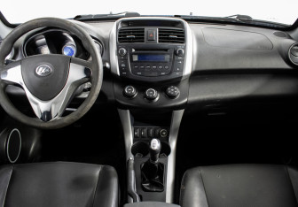 Подержанный автомобиль Lifan X60 2014 года (11 фото)