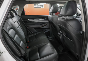Подержанный автомобиль Exeed LX 2022 года (12 фото)