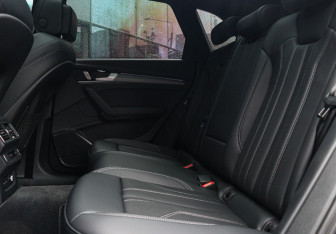 Подержанный автомобиль Audi Q5 2025 года (9 фото)