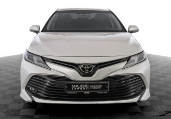 Подержанный автомобиль Toyota Camry Sedan 2019 года (2 фото)