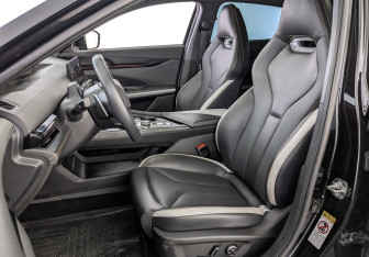 Подержанный автомобиль Changan UNI-V 2023 года (20 фото)