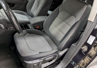 Подержанный автомобиль Volkswagen Passat Sedan 2012 года (14 фото)