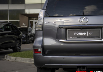 Подержанный автомобиль Lexus GX 2015 года (29 фото)