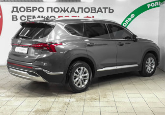 Подержанный автомобиль Hyundai Santa Fe 2022 года (4 фото)
