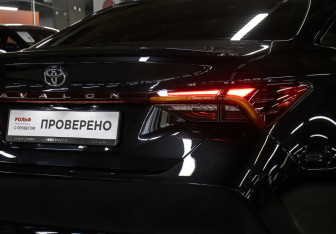Подержанный автомобиль Toyota Avalon 2023 года (27 фото)