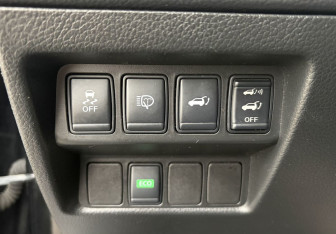 Подержанный автомобиль Nissan X-Trail 2015 года (14 фото)