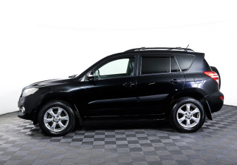 Подержанный автомобиль Toyota RAV4 2011 года (8 фото)