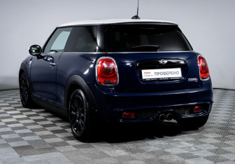 Подержанный автомобиль MINI Hatch 2017 года (7 фото)