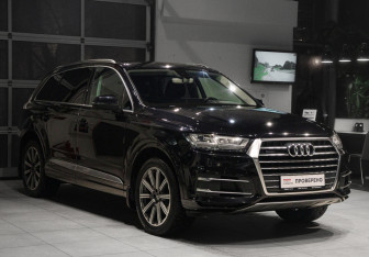 Подержанный автомобиль Audi Q7 2016 года (3 фото)