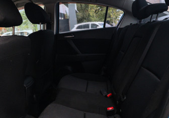 Подержанный автомобиль Mazda 3 Sedan 2011 года (8 фото)