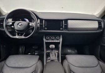 Подержанный автомобиль Skoda Kodiaq 2025 года (12 фото)