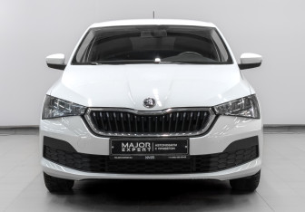 Подержанный автомобиль Skoda Rapid Liftback 2021 года (2 фото)