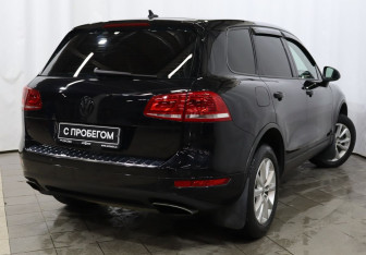 Подержанный автомобиль Volkswagen Touareg 2013 года (4 фото)