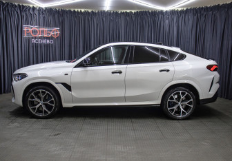Подержанный автомобиль BMW X6 2020 года (8 фото)