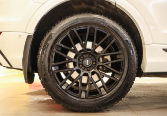 Подержанный автомобиль Audi Q8 2019 года (31 фото)