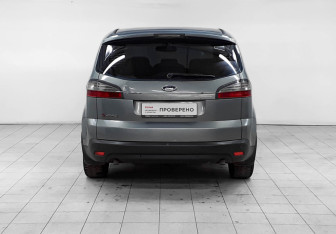 Подержанный автомобиль Ford S-MAX 2008 года (5 фото)