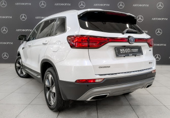 Подержанный автомобиль Changan CS75 2022 года (7 фото)