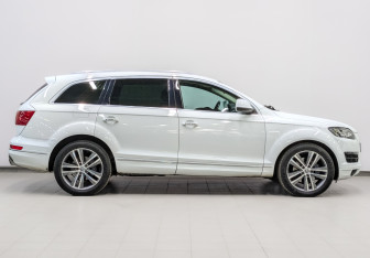 Подержанный автомобиль Audi Q7 2014 года (4 фото)