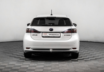 Подержанный автомобиль Lexus CT 2013 года (6 фото)