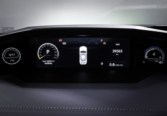 Подержанный автомобиль Changan UNI-V 2023 года (16 фото)