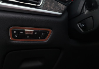 Подержанный автомобиль BMW X7 2021 года (22 фото)