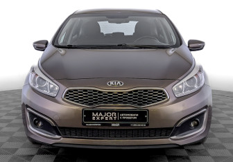 Подержанный автомобиль Kia Ceed Hatchback 2018 года (2 фото)