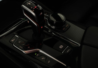 Подержанный автомобиль BMW M5 Sedan 2018 года (19 фото)