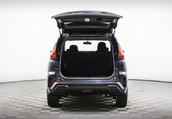 Подержанный автомобиль Mitsubishi Xpander 2023 года (9 фото)