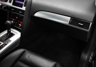 Подержанный автомобиль Audi A6 Sedan 2010 года (26 фото)