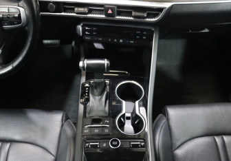 Подержанный автомобиль Kia K5 2021 года (19 фото)