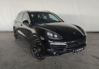 Подержанный автомобиль Porsche Cayenne 2010 года (3 фото)