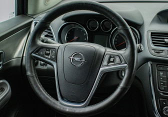 Подержанный автомобиль Opel Mokka 2013 года (15 фото)