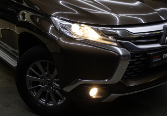 Подержанный автомобиль Mitsubishi Pajero Sport 2019 года (20 фото)