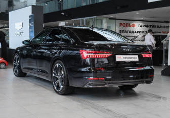 Подержанный автомобиль Audi A6 Sedan 2019 года (6 фото)