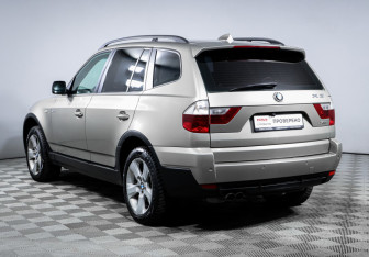 Подержанный автомобиль BMW X3 2007 года (7 фото)
