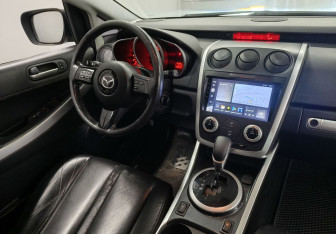 Подержанный автомобиль Mazda CX-7 2008 года (10 фото)