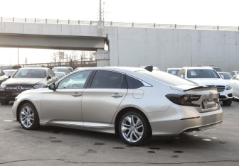 Подержанный автомобиль Honda Accord Sedan 2019 года (6 фото)