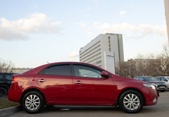 Подержанный автомобиль Kia Cerato Sedan 2012 года (3 фото)