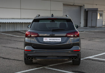 Подержанный автомобиль Chevrolet Equinox 2022 года (7 фото)