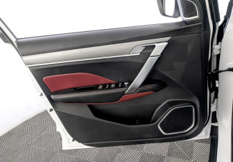 Подержанный автомобиль Geely Coolray 2023 года (19 фото)