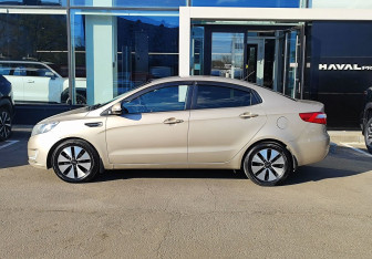 Подержанный автомобиль Kia Rio Sedan 2014 года (6 фото)