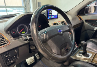 Подержанный автомобиль Volvo XC90 2008 года (13 фото)