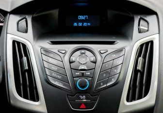 Подержанный автомобиль Ford Focus Hatchback 2013 года (15 фото)