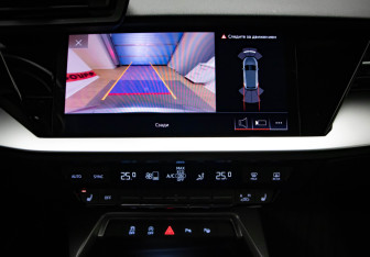 Подержанный автомобиль Audi A3 Hatchback 2021 года (19 фото)