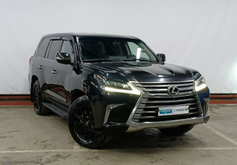 Подержанный автомобиль Lexus LX 2016 года (3 фото)