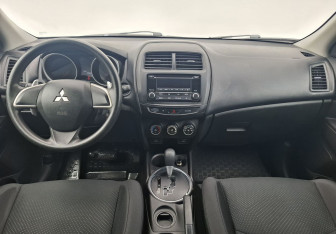 Подержанный автомобиль Mitsubishi ASX 2014 года (12 фото)