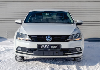 Подержанный автомобиль Volkswagen Jetta Sedan 2016 года (2 фото)